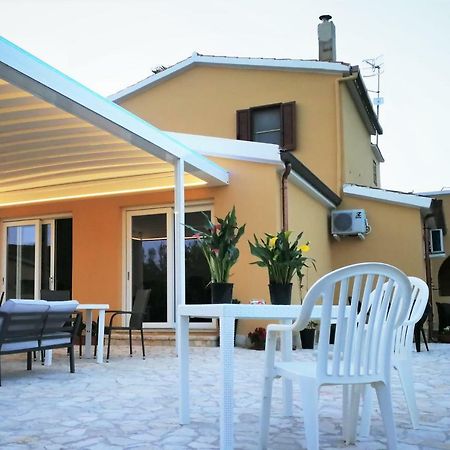 B&B Fiori Di Pesco Фертилия Экстерьер фото
