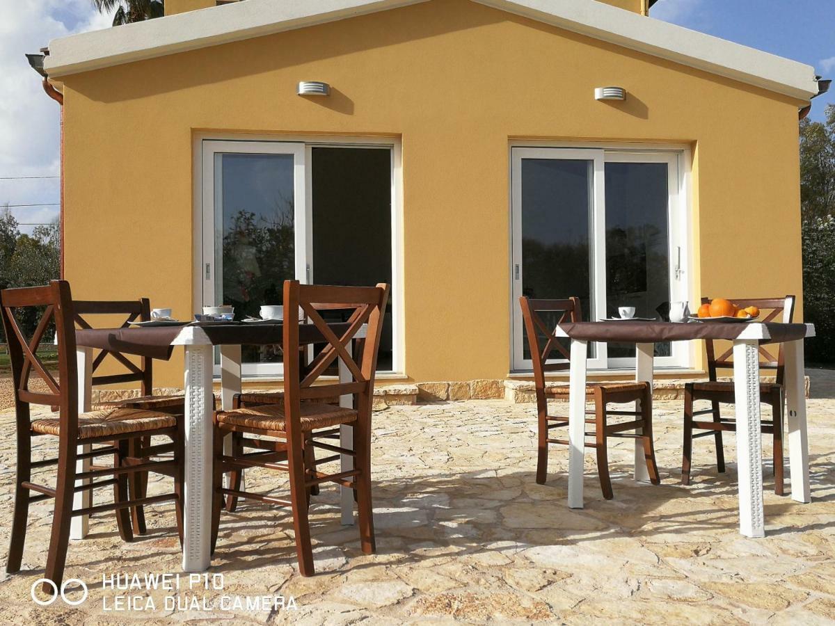 B&B Fiori Di Pesco Фертилия Экстерьер фото