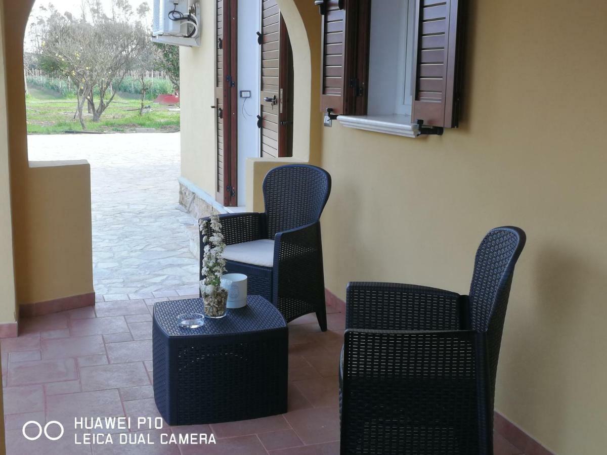 B&B Fiori Di Pesco Фертилия Экстерьер фото