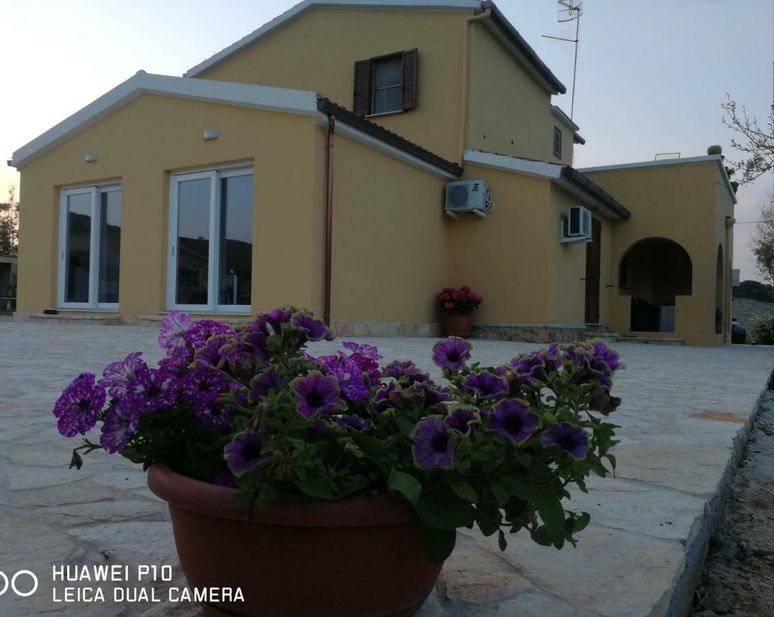 B&B Fiori Di Pesco Фертилия Экстерьер фото