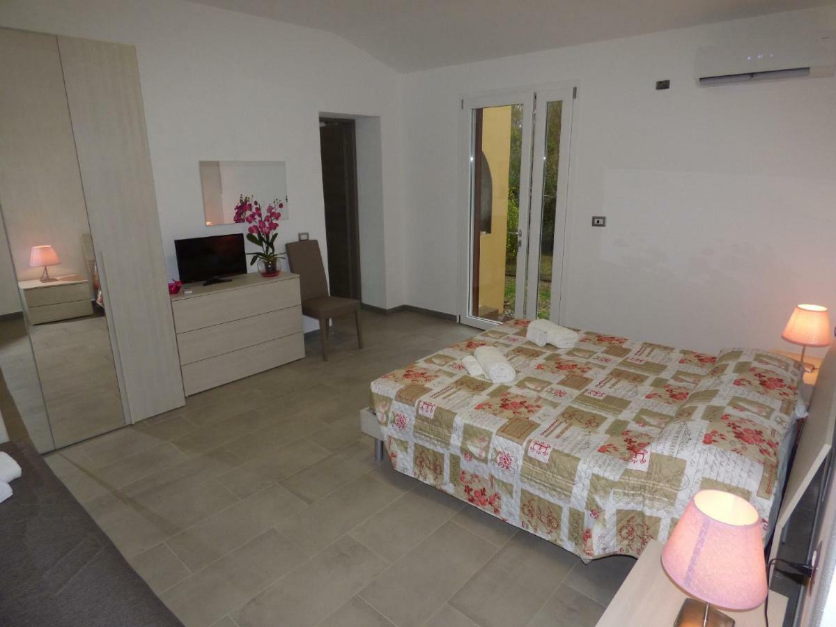 B&B Fiori Di Pesco Фертилия Экстерьер фото