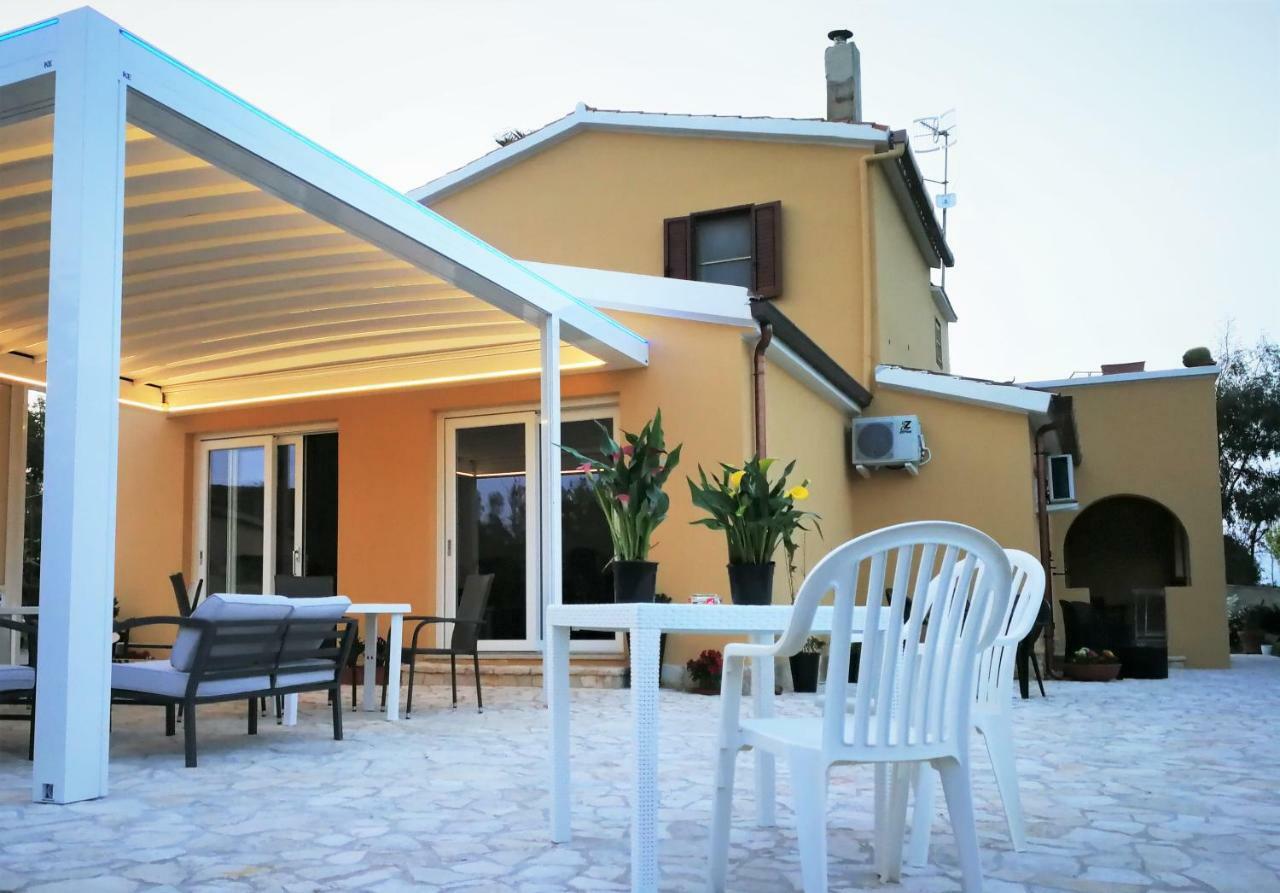 B&B Fiori Di Pesco Фертилия Экстерьер фото